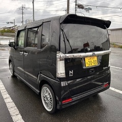 ホンダ　N-BOX カスタム　人気の黒‼️ 商談中の画像