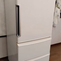 AQUA 3ドア冷蔵庫(272L)  取扱説明書付の画像
