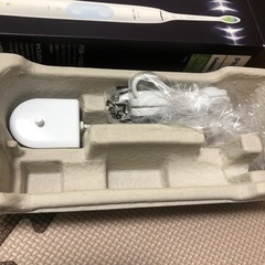 フィリップス　ソニッケアー　
電動歯ブラシの充電器　白　新品未使用品の画像