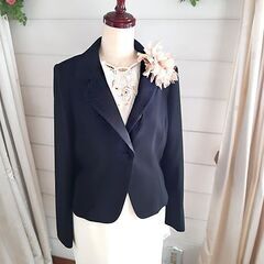 新品　黒の礼服　上着７号　スカート９号のセットでどうぞの画像