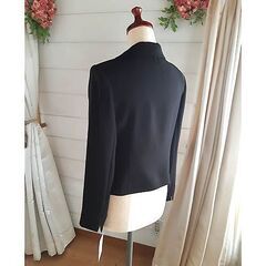 新品　黒の礼服　上着７号　スカート９号のセットでどうぞの画像