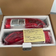 新車外し　7型ハイエース　テールランプの画像