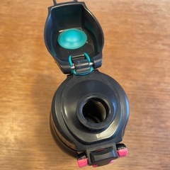【お取引中】水筒　サーモス　1リットル　カバー付き　保冷専用の画像