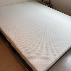 クイーンサイズのマットレスの画像