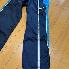 キッズ　NIKE ウインドブレーカー　スーツの画像