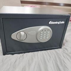 未使用　訳あり！開かない金庫