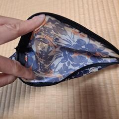 薄いポーチの画像