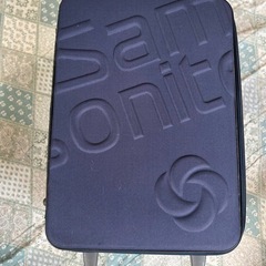 キャリーケース
