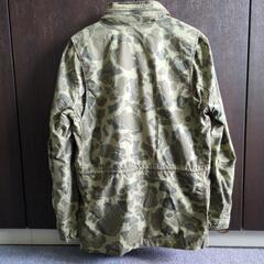 1,2度着用のみ　GAP　迷彩柄ジャケット　Mの画像