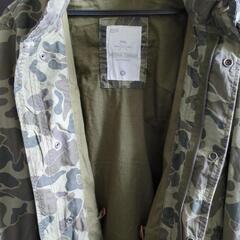 1,2度着用のみ　GAP　迷彩柄ジャケット　Mの画像