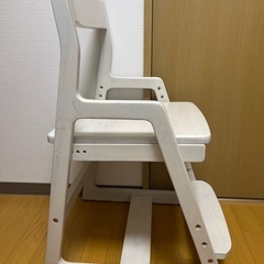 ニトリ子供用チェア ホワイト キャスター付きの画像