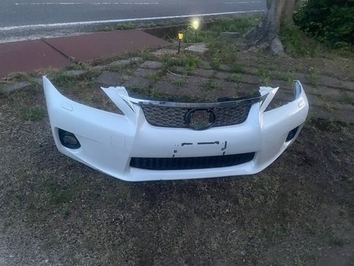 レクサス　CTフロントバンパー
