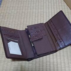 【新品】手彫り花柄革財布の画像