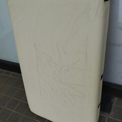△ マッサージ施術用ベット 折りたたみマッサージベッド マッサージベッド マッサージ台 メーカー不明 マットに汚れと穴あきあり 現状渡しの画像