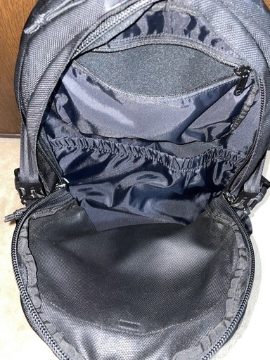 NEW ERA Carrier Pack 35L - Black