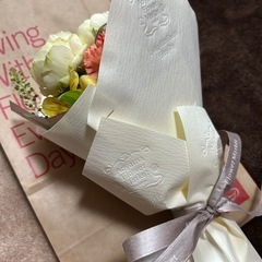 Aoyama Flower Market 花束　手提げ袋付きの画像