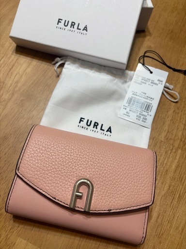 新品　
値下げFURLA フルラ　折りたたみ財布