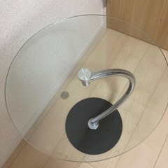 ガラスのサイドテーブル　美品　の画像