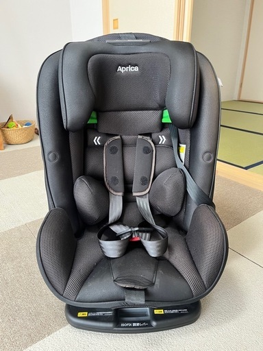 【Aprica】1歳~10歳頃（135cm)まで使える チャイルド&ジュニアシート【美品】