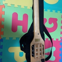 ultra light travel guitarの画像