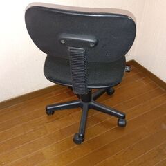 パソコン用キャスター付き椅子