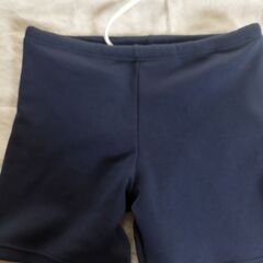 イオントップバリュ　学校用品　男子水着　130センチ　紺の画像