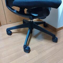 オカムラ　オフィスチェアの画像
