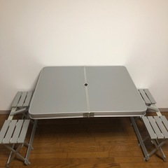 コールマン　アルミ折り畳みテーブル　　パラソル付き