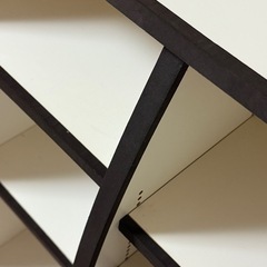 クッション付き本棚の画像