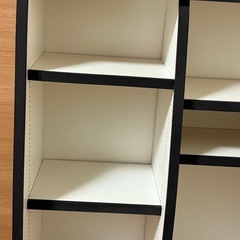 クッション付き本棚の画像