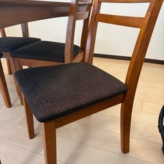 ニトリ　ダイニングセット　机、椅子4脚の画像