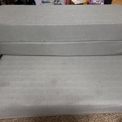 ソファーになるマットレスの画像