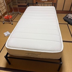 パイプフレームベッドの画像