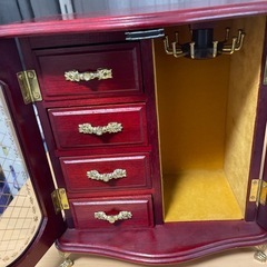 オルゴールジュエリーケースの画像
