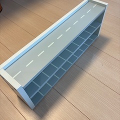 トミカ　駐車場　収納棚