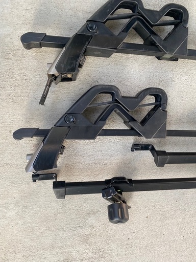 決まりました☆　訳あり　R33 スカイライン専用　スキー、スノーボード　キャリアセット 訳あり R33 スカイライン専用 スキー、スノーボード キャリアセット