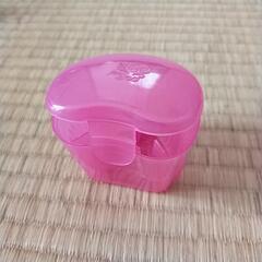 電子レンジ用　おしゃぶり消毒ケース