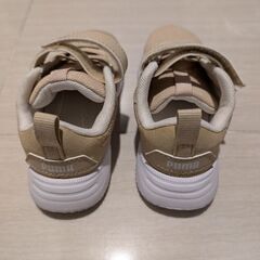 PUMAスニーカー16cmの画像