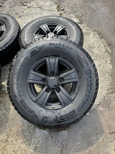 北海道札幌市近郊　ランクル　ランドクルーザー　スタッドレス　ブリヂストン　ブリザック　DM-V3 19年製造　275/70/16