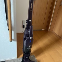 シャーク　コードレス　ハンディ２in１掃除機