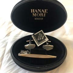 森英恵ハナエモリ  白蝶貝HMロゴ  ネクタイピン・カフスセット