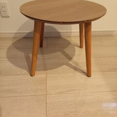 丸型サイドテーブル中古取引中!