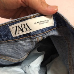 新品ZARA ストレートデニム 42の画像