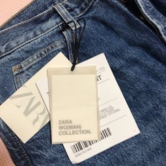 新品ZARA ストレートデニム 42の画像