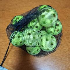 練習用穴あきボール