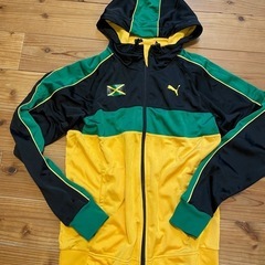 PUMAフード付きジャージ上、ジャマイカカラー