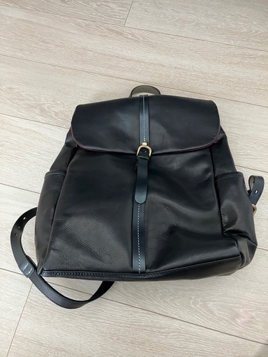 【美品】合皮 メンズリュック マチあり