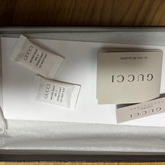 GUCCI長財布の箱とおまけの財布の画像