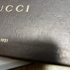GUCCI長財布の箱とおまけの財布の画像