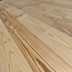 【DIYグレード大特価】信州赤松無垢フローリング無塗装品 1820×15×114(mm) 8枚入！在庫47ケースほどありますので複数の方へ販売できます。の画像
